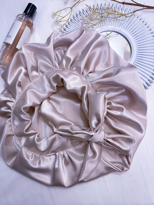 Eleonor Reversible Satin Bonnet with Band