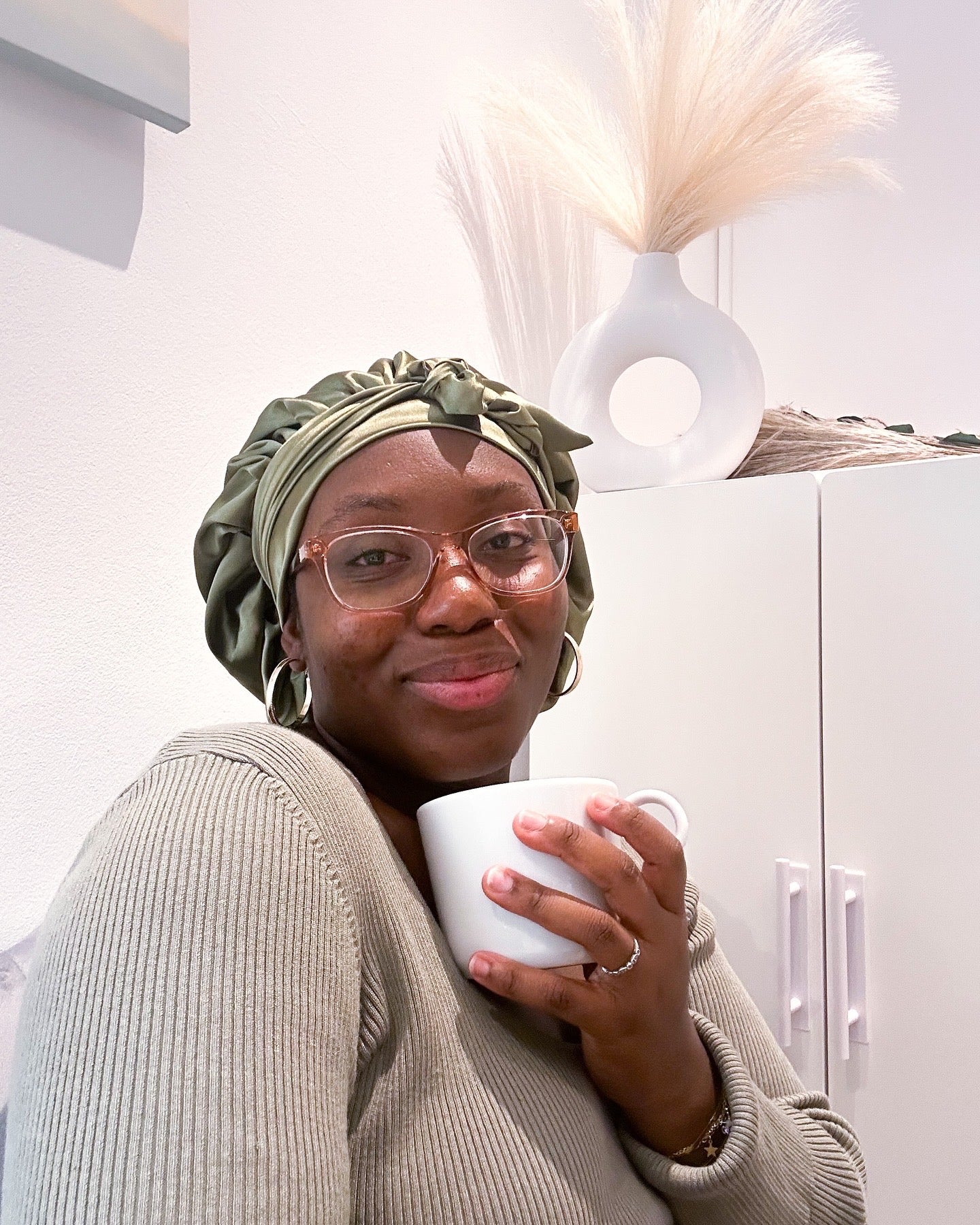 Ivy Reversible Satin Bonnet