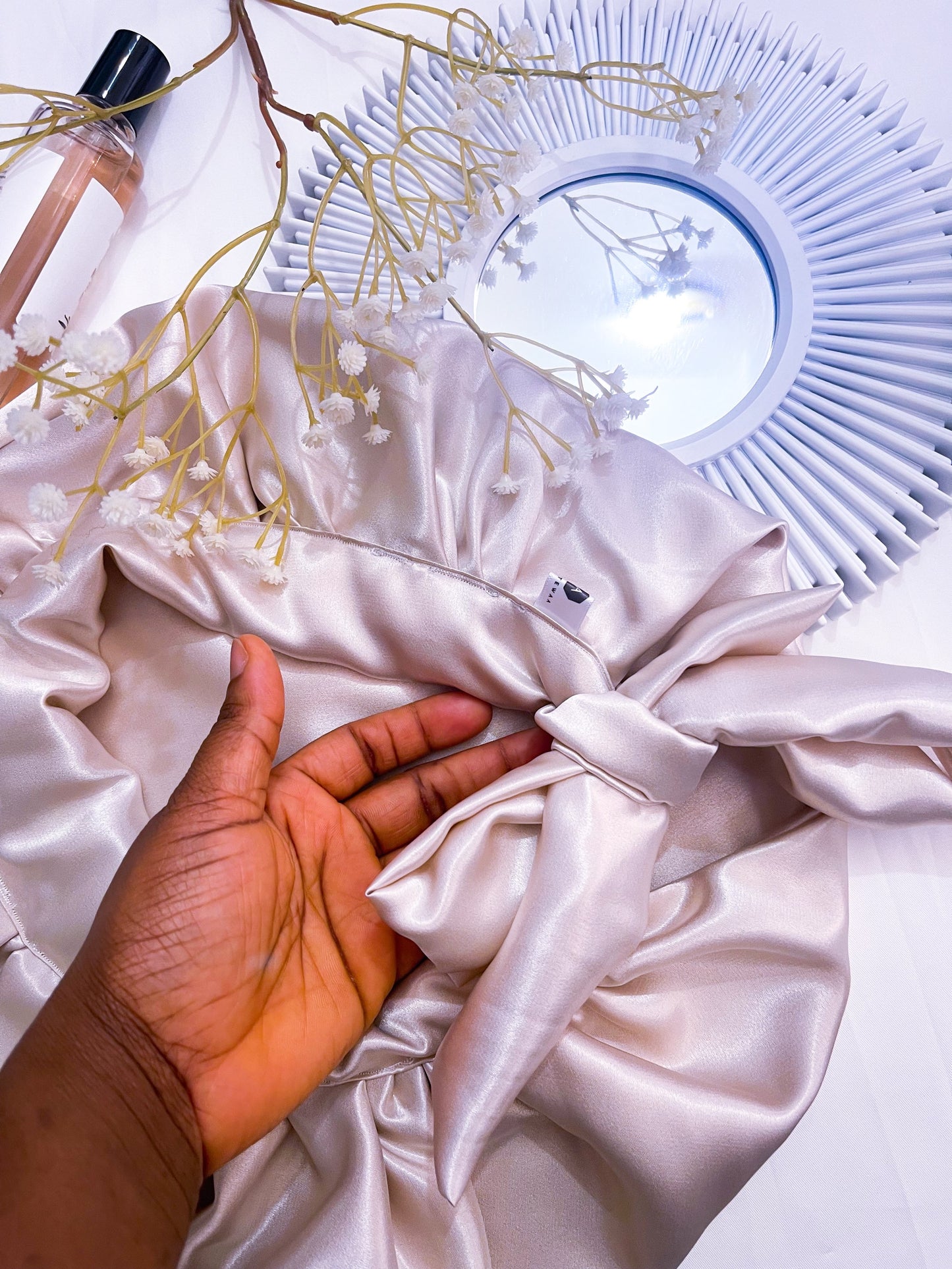 Eleonor Reversible Satin Bonnet with Band