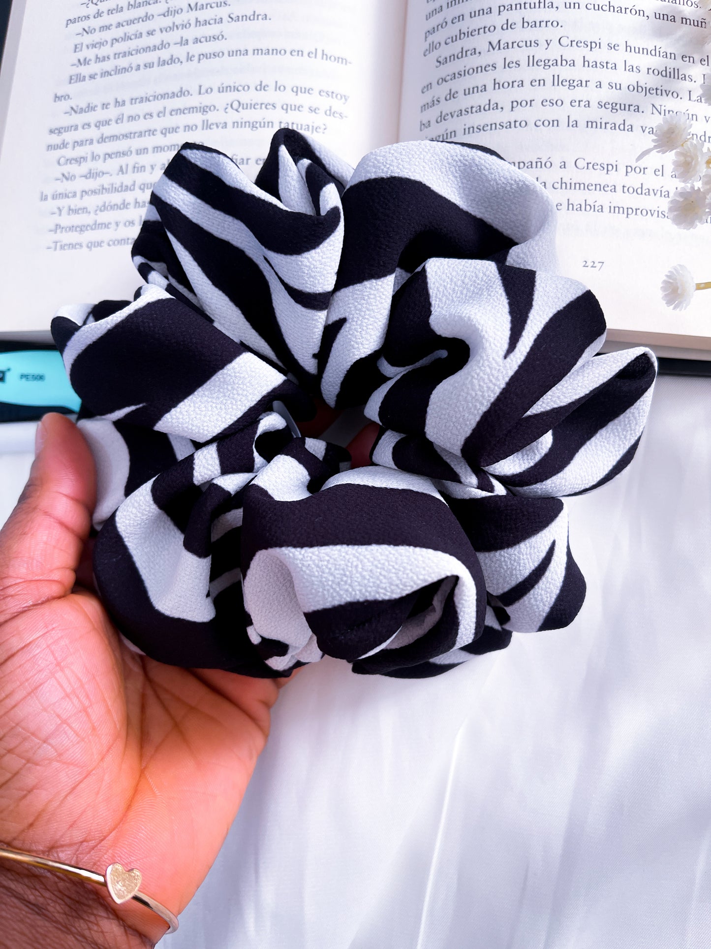 Zoe Scrunchie