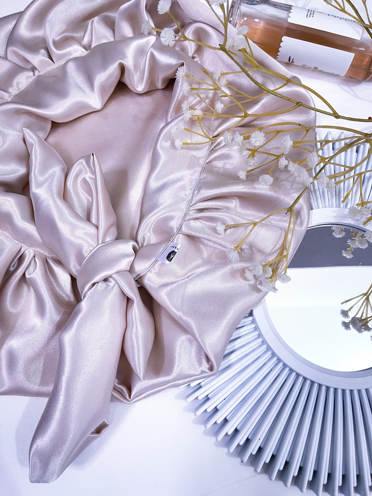 Eleonor Reversible Satin Bonnet with Band